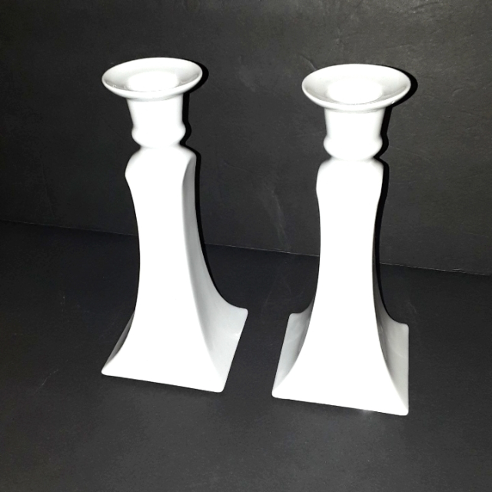c BEAUTIFUL VTG WHITE PAIR OF PORCELAIN PEDESTAL CANDLESTICK HOLDERS JAPAN…